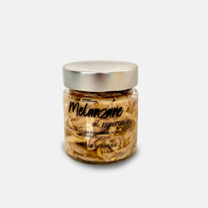 Ingelegde aubergines op olijfolie extra vergine, licht pikant